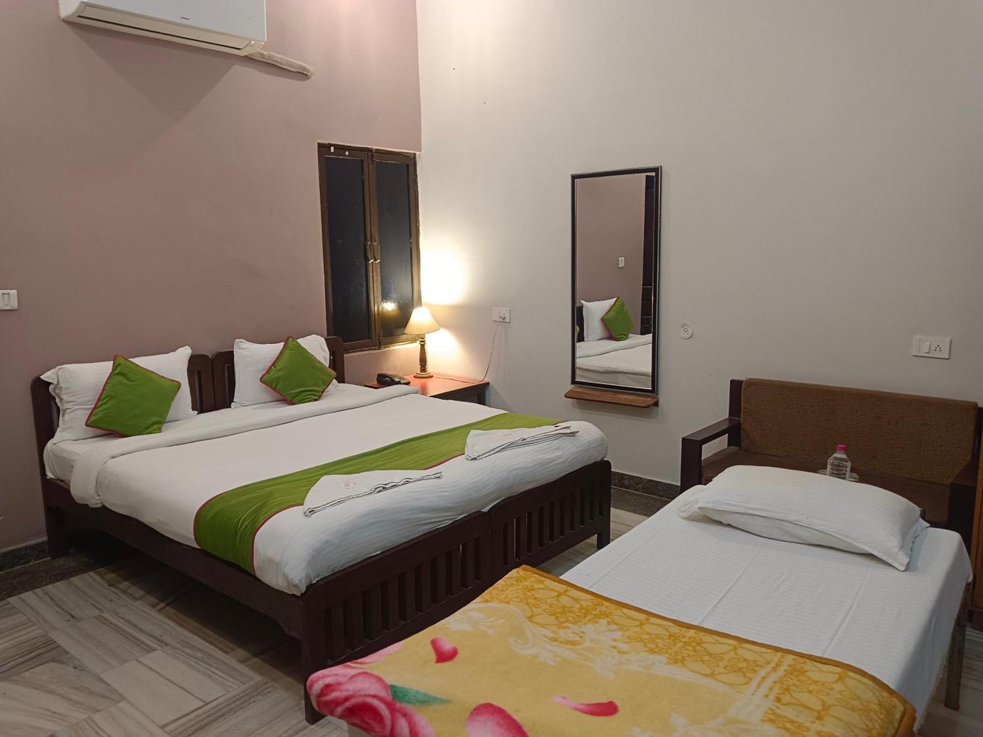 Hotel Mewad Haveli Пушкар Экстерьер фото