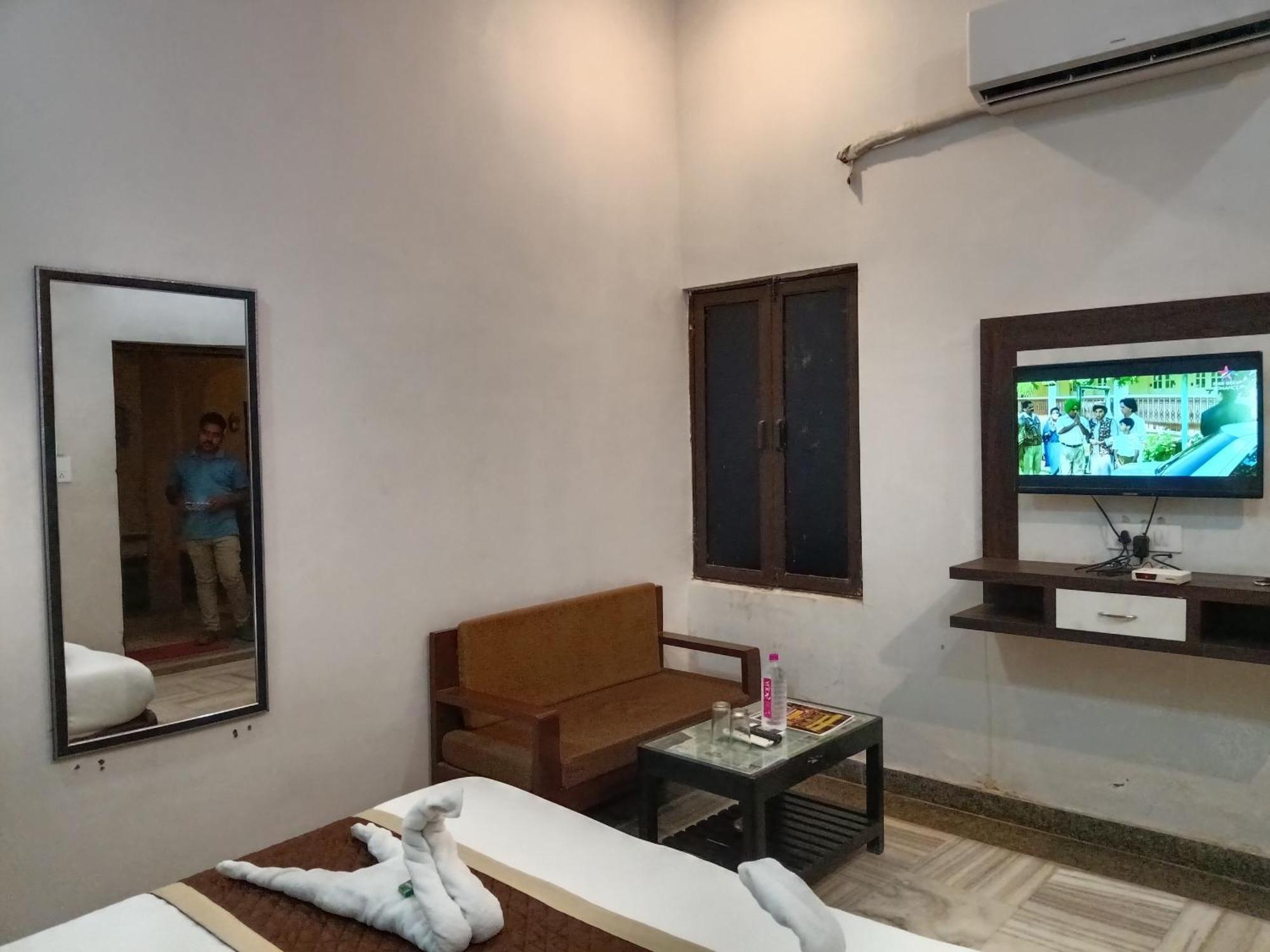 Hotel Mewad Haveli Пушкар Экстерьер фото